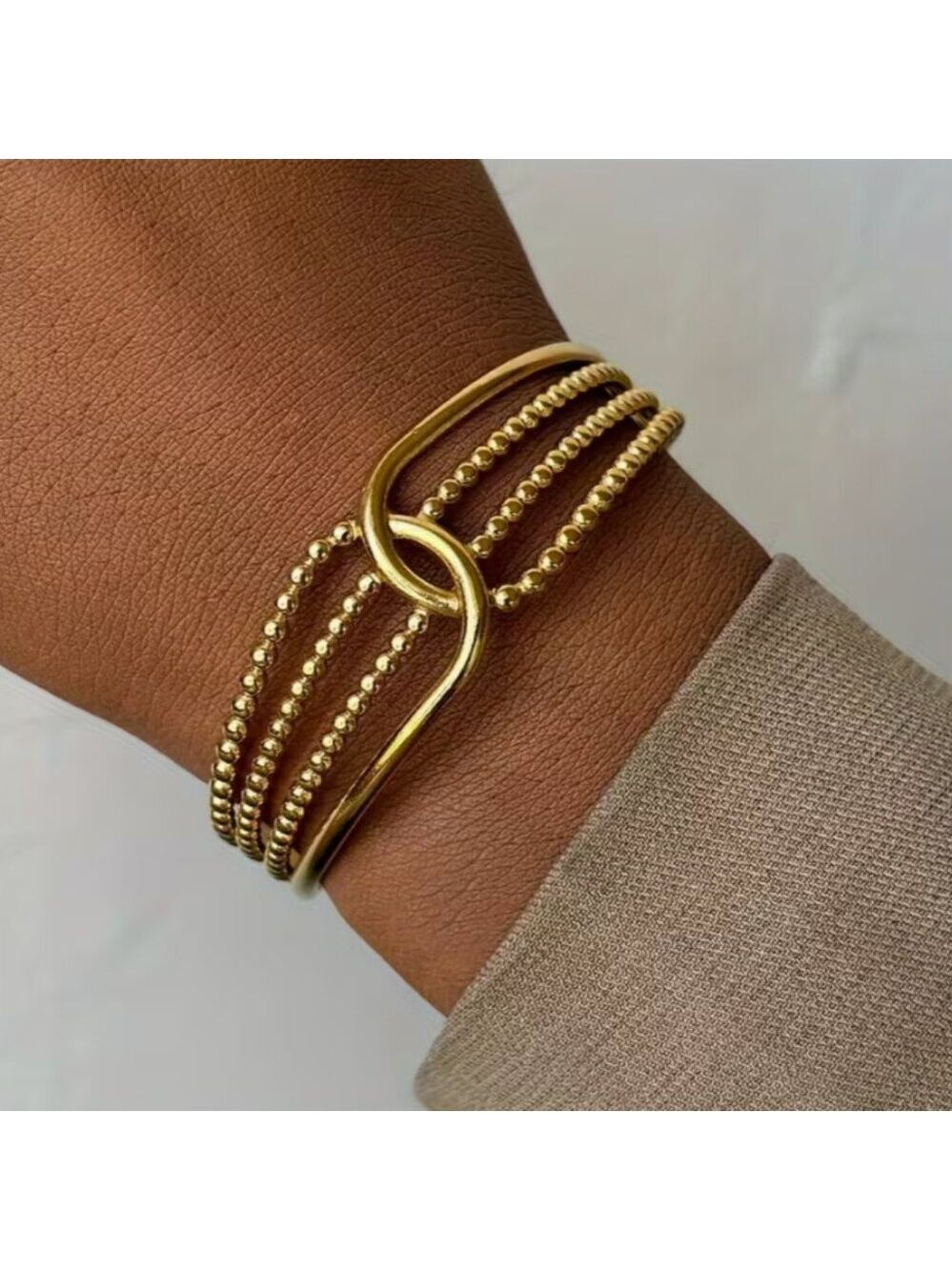 Middle Eastern And Latin Luxurious & Stylish Open Bangles Stainless Gold Plated - Picture 6 of 6